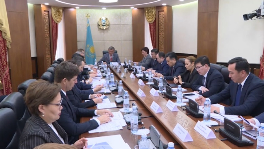 Вопросы подготовки соцработников рассмотрели в Сенате