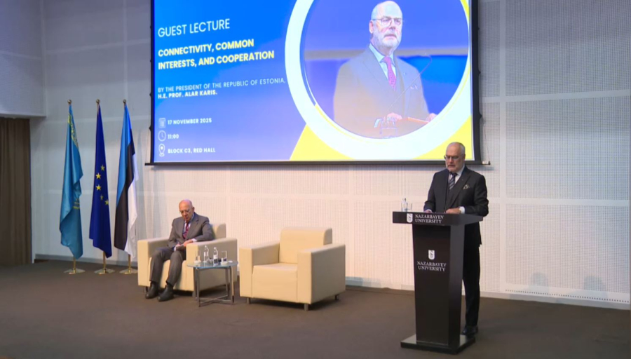 Эстония президенті студенттермен кездесті