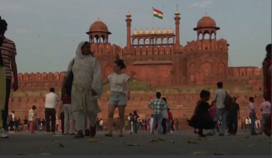 Үндістан долларсыз саудаға көше бастады