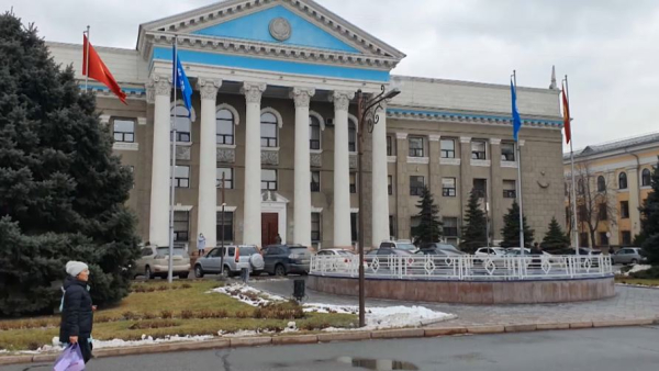 Переход на 12-летнее обучение в школах утвердили в Кыргызстане