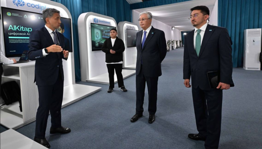 Мемлекет басшысы отандық ЖИ жобаларымен танысты