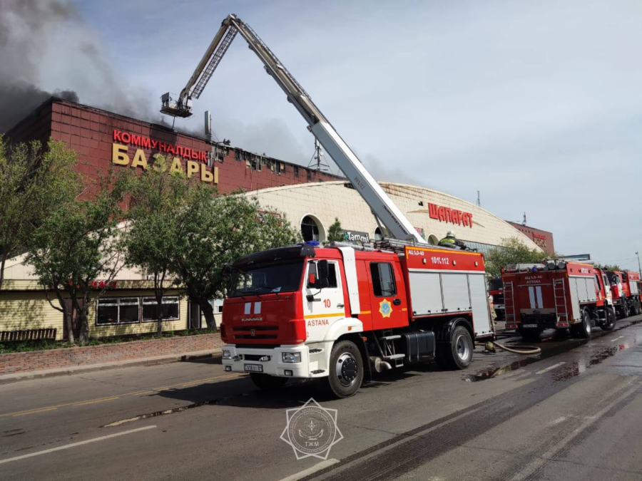 Пожар в торговом центре: На месте создан оперативный штаб