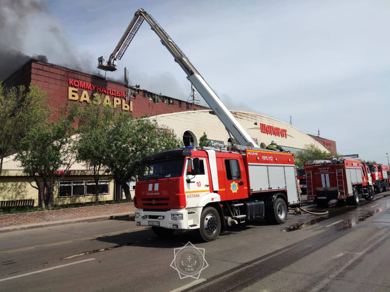 Пожар в торговом центре: На месте создан оперативный штаб