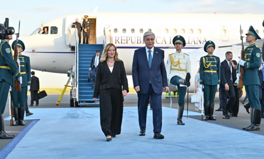 Президент Италия премьер-министрін қарсы алды