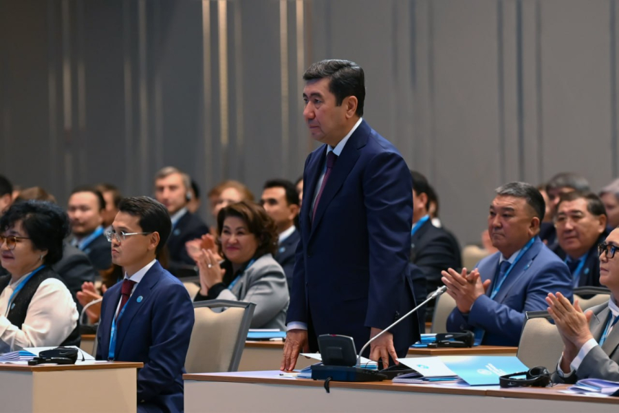 Ерлан Қошанов Қазақстан Халық Кеңесінің Төрағасы болып сайланды
