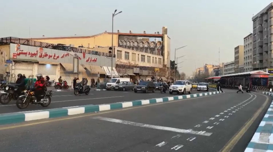 Мадуроны ұстаған кеме Иранға беттеп келеді