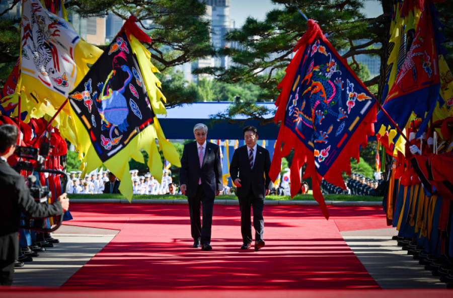 Presidents of Kazakhstan and the Republic of Korea hold talks in a narrow format