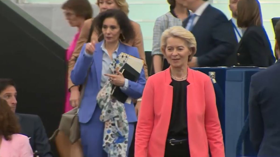 Дебаты по вотуму недоверия главе Еврокомиссии прошли в Страсбурге