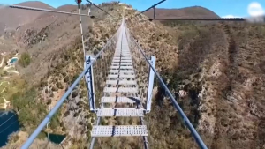 175 метров над землей: новый подвесной мост открыли в Италии