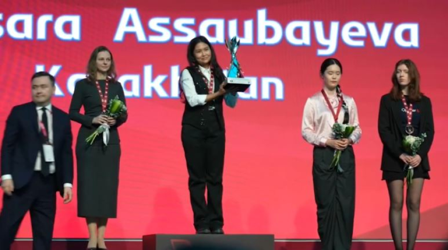 Бибисара Асаубаева стала трехкратной чемпионкой мира