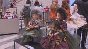 Выставка интерьерных кукол и мишек Тедди проходит в Алматы