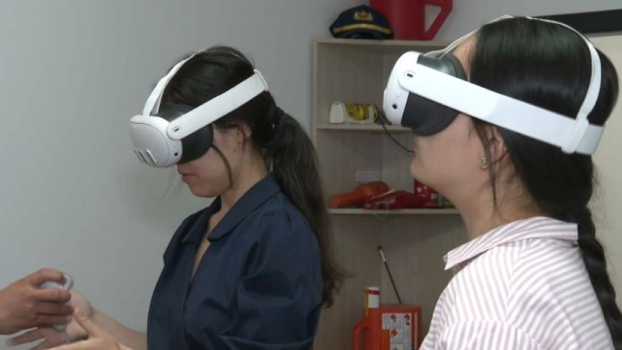 Школьники Актау представили VR-тренажёр по морской безопасности
