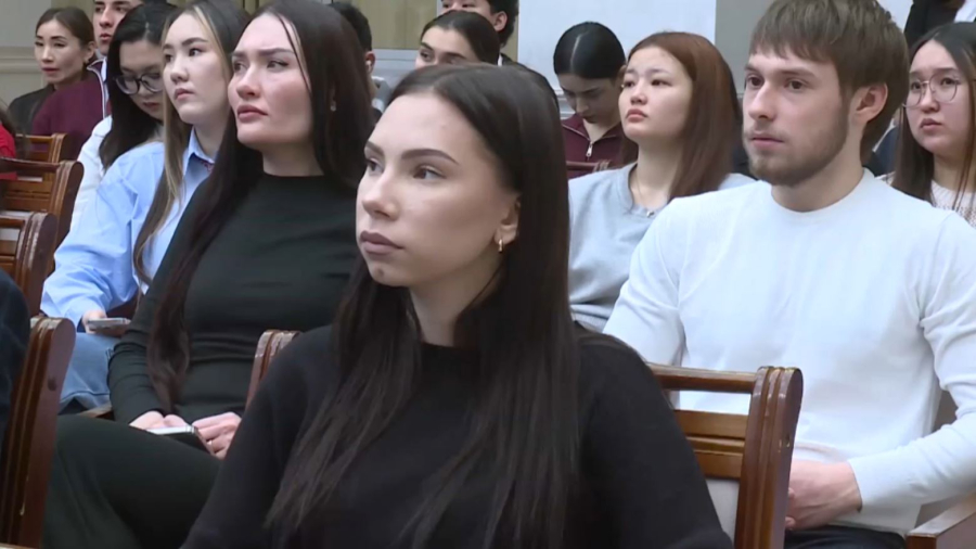 Қарағанды облысында Ассамблея жастары Ата заң жобасын талқылады