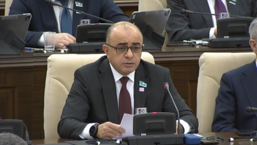 Ограничить продажу алкоголя предложил мажилисмен