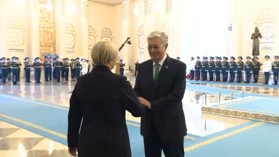 Қ. Тоқаев Словения президентін салтанатты түрде қарсы алды