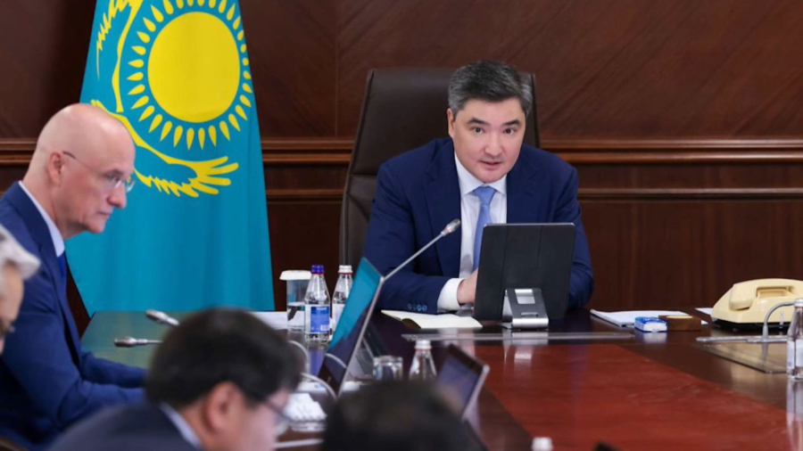 Үкімет басшысы транспорт саласының өкілдерімен кездесті