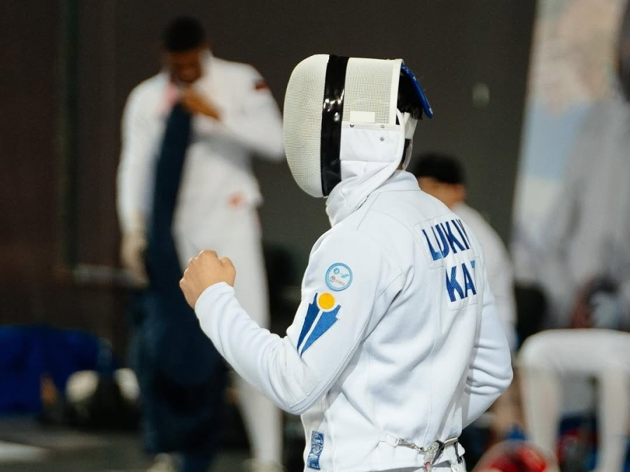 Казахстанские фехтовальщики завоевали медали на чемпионате Азии