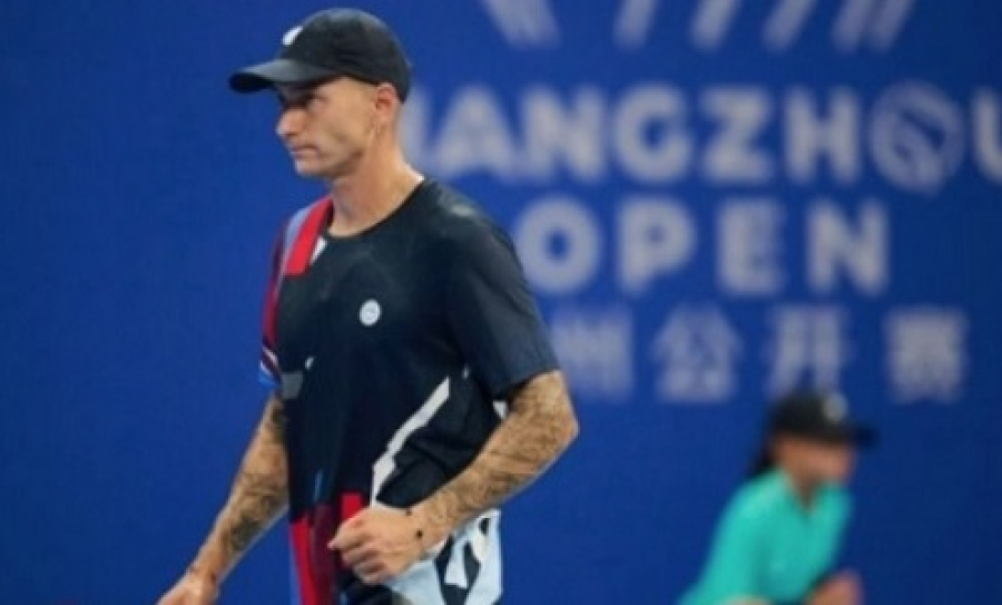 Казахстанский теннисист не смог выйти в полуфинал турнира в КНР