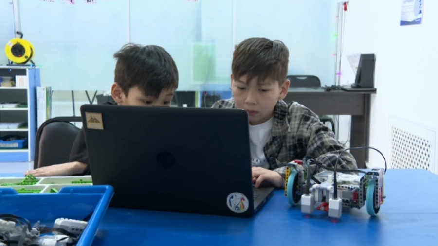 Шымкентские школьники создают роботов-помощников