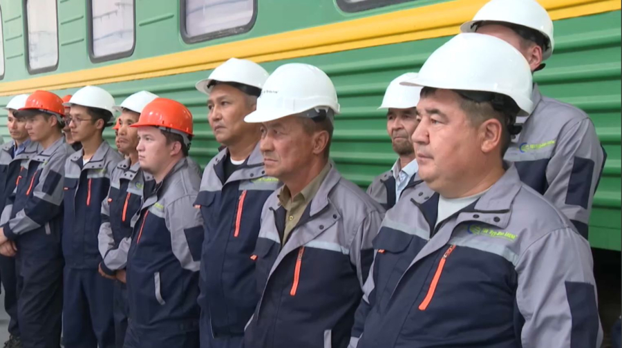 Партиялар сайлауалды кездесулерін өткізуді жалғастырды