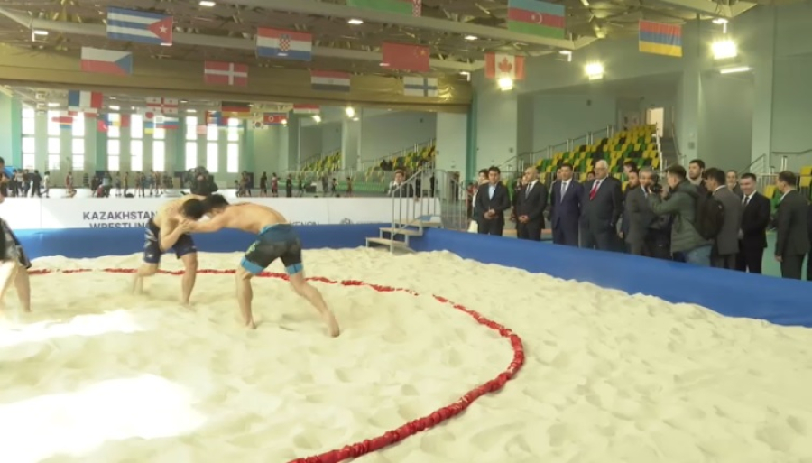 Казахстан может принять чемпионат мира по борьбе