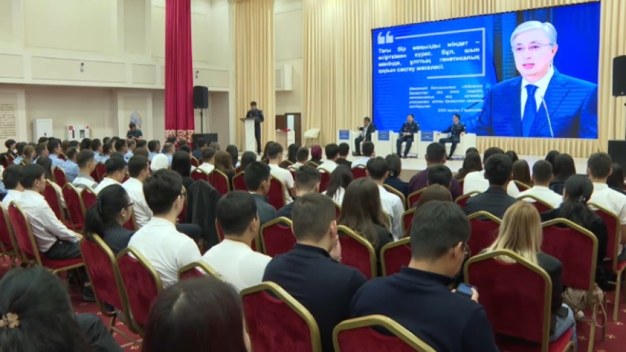 Правоохранители провели встречу со студентами в Атырау