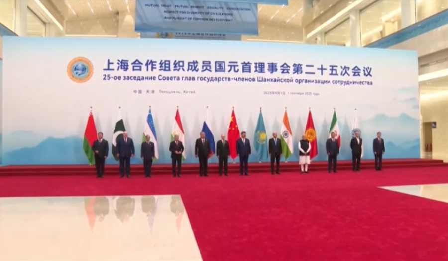 No comment: совместное фото лидеров ШОС