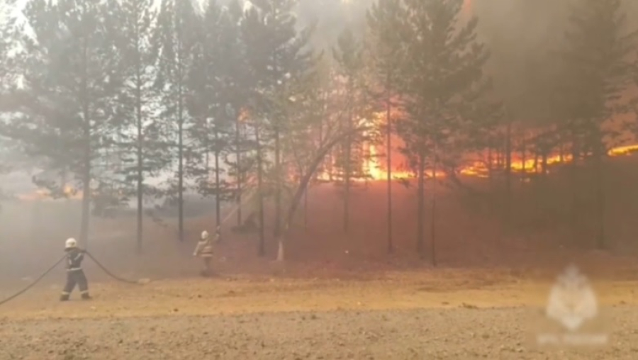 Сильный лесной пожар охватил Забайкальский край России