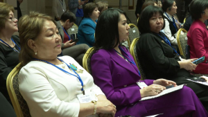 Женщины в Казахстане по-прежнему зарабатывают меньше мужчин
