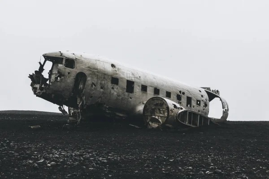 Ақтау түбіндегі AZAL ұшағының апаты: Қаза тапқандардың жақындарына өтемақы төлене бастады