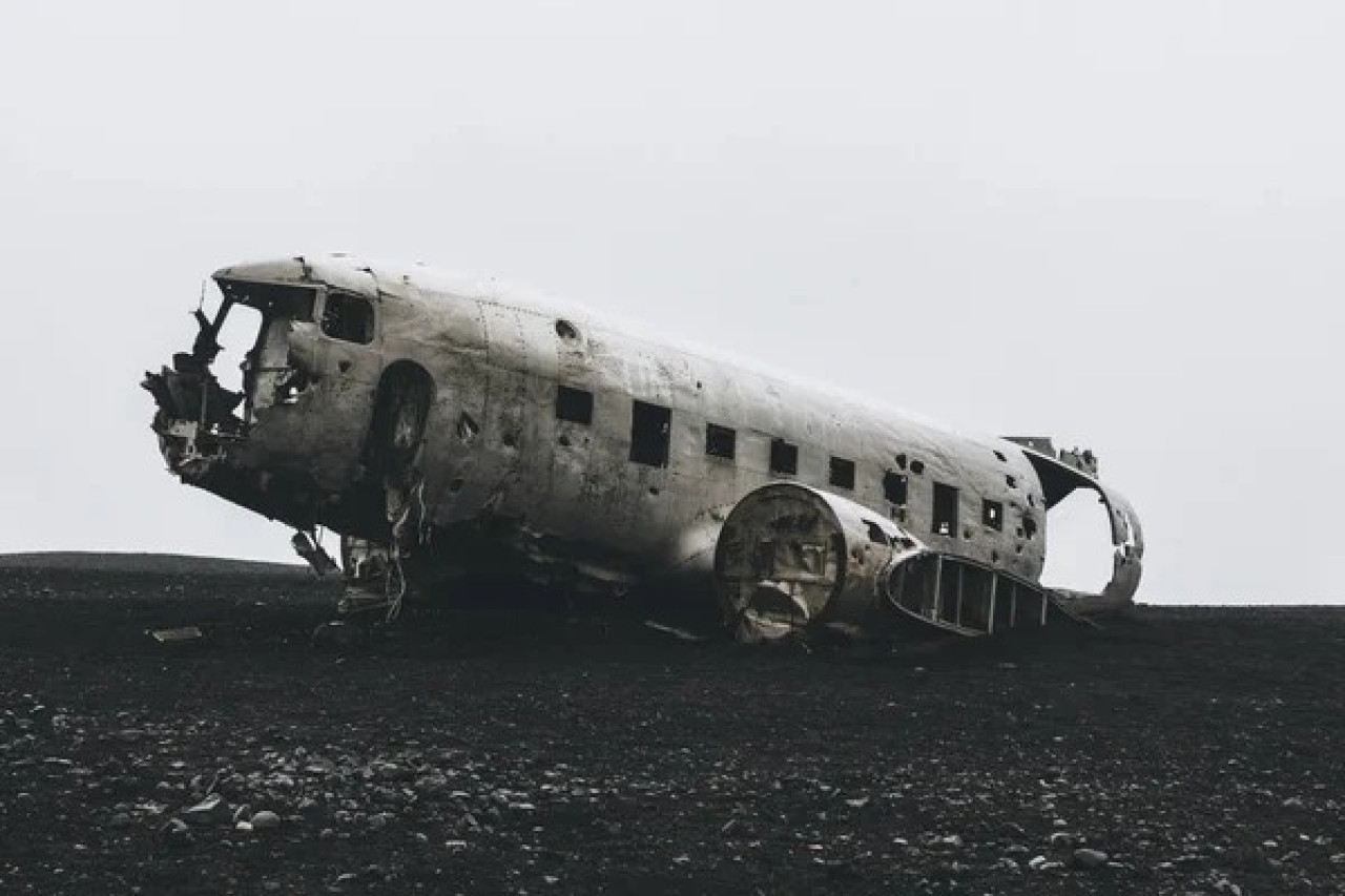 Ақтау түбіндегі AZAL ұшағының апаты: Қаза тапқандардың жақындарына өтемақы төлене бастады