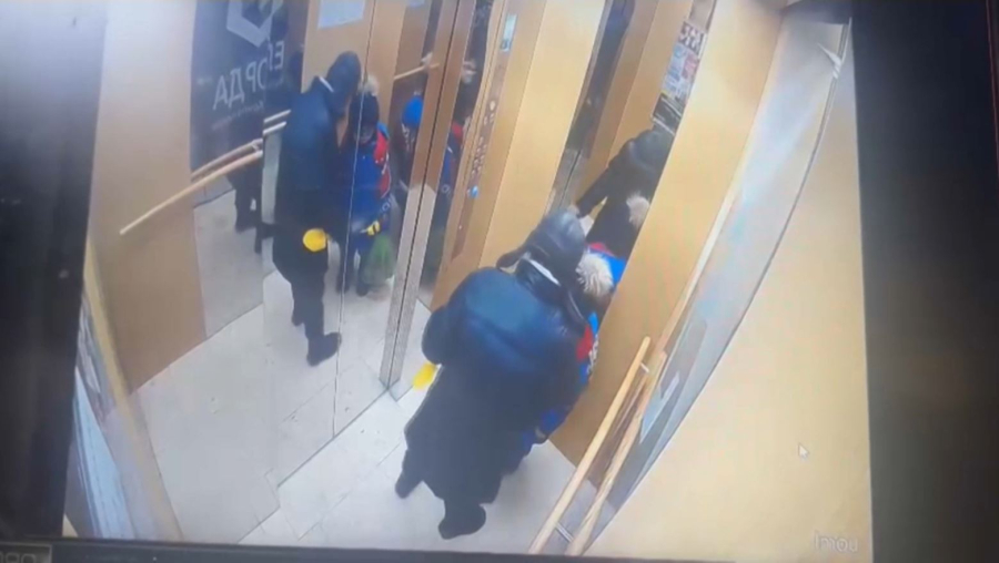 Бес жасар баланы пышақтаған жасөспірім мәжбүрлеп емдеуден өтеді