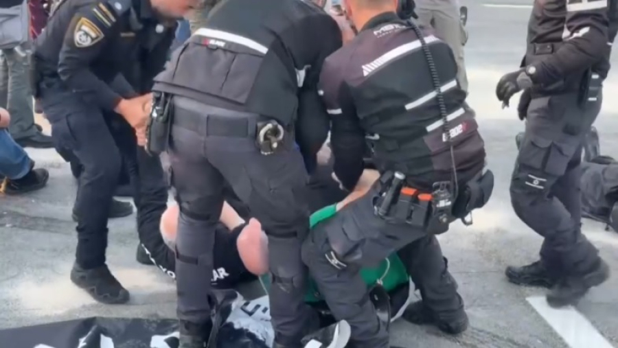 Протесты переросли в столкновения с полицией в Иерусалиме