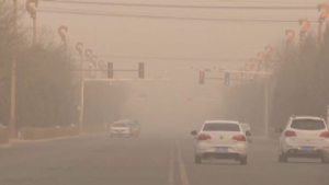Желтый уровень опасности: пыльная буря накрыла Пекин