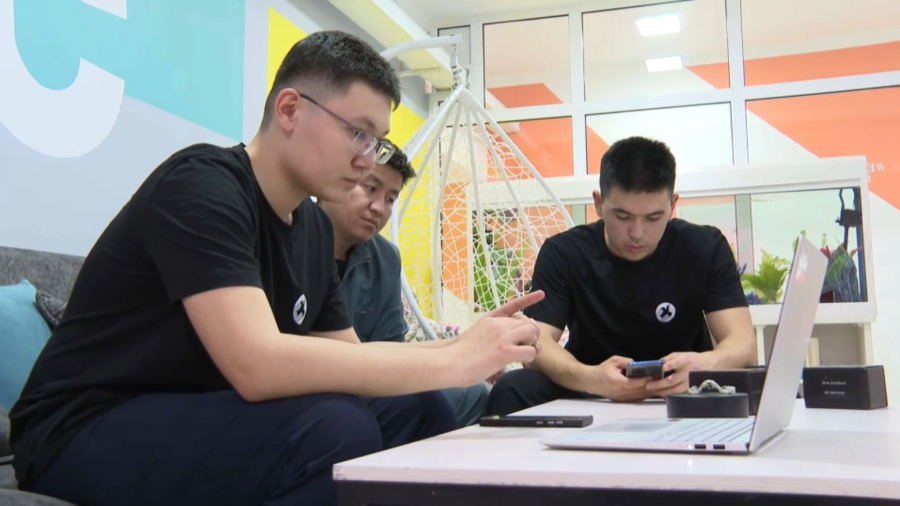 Стартап таразских школьников стал лучшим в области искусственного интеллекта
