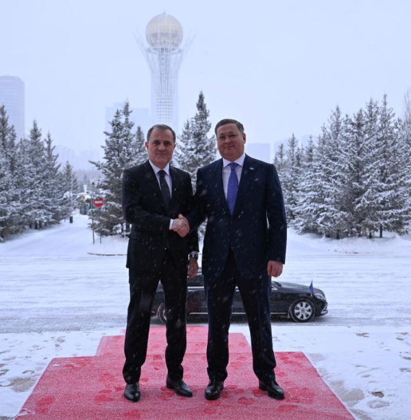 Глава МИД Азербайджана прибыл с официальным визитом в Астану