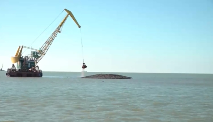 Отказаться от дноуглубления Каспия призывают экоактивисты