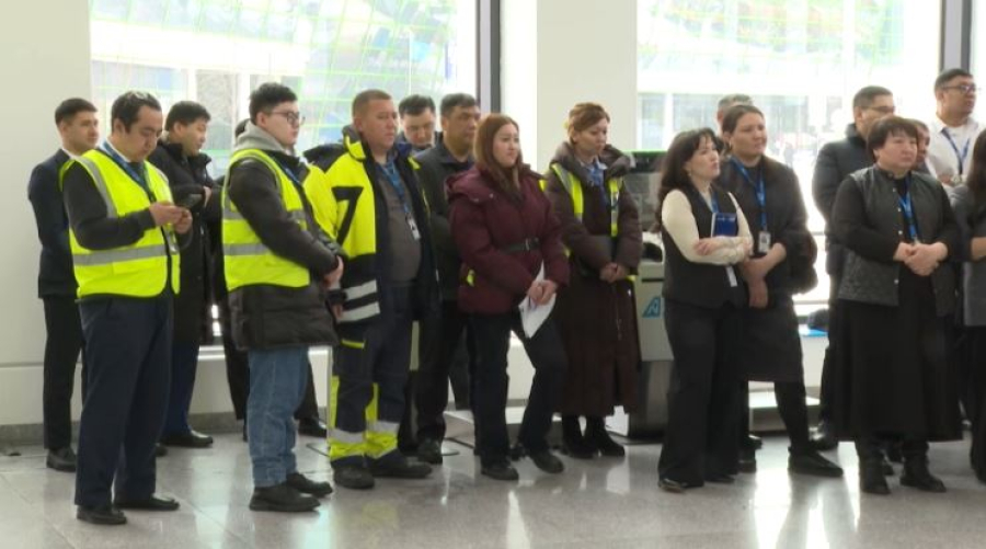 Проект новой Конституции разъяснили сотрудникам аэропорта