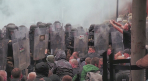 Столкновения в Косово: больше 40 миротворцев получили ранения