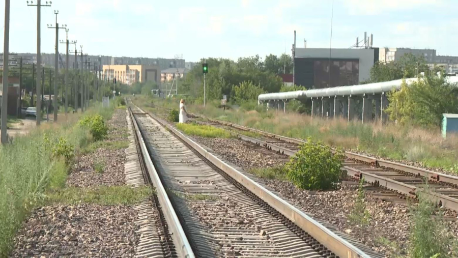 Семейде теміржол өткелімен жүру қиындық тудырып отыр