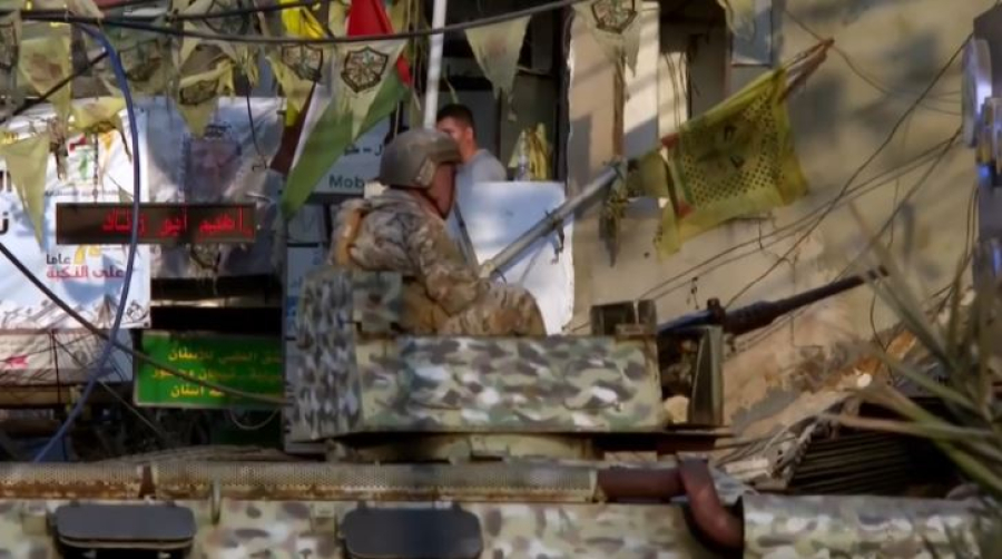 Палестинские группировки в Ливане сдают оружие