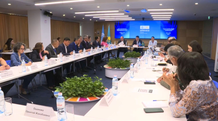 Госсоветник провёл заседание Нацкомиссии РК по делам ЮНЕСКО и ИСЕСКО