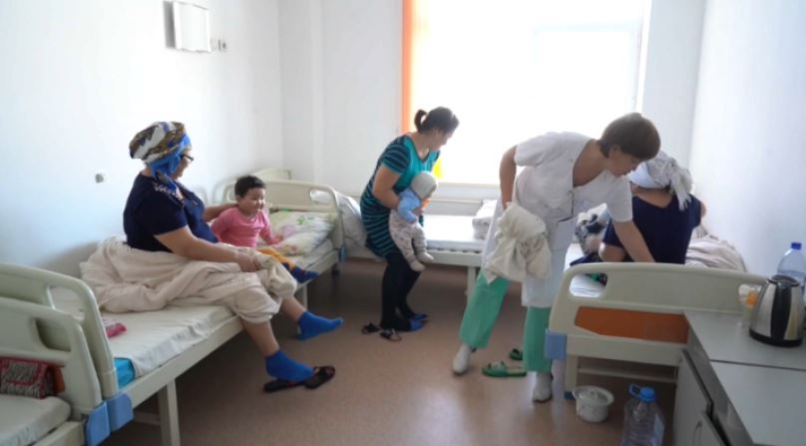 290 человек лечатся в инфекционной больнице Атырауской области