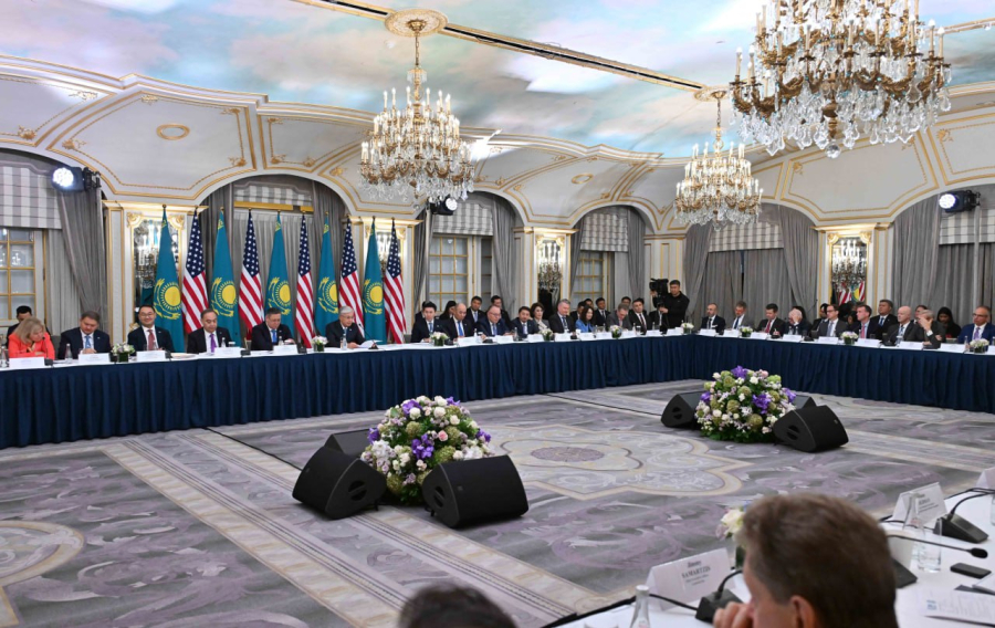 Президент АҚШ-тың ірі бизнес өкілдерімен кездесті