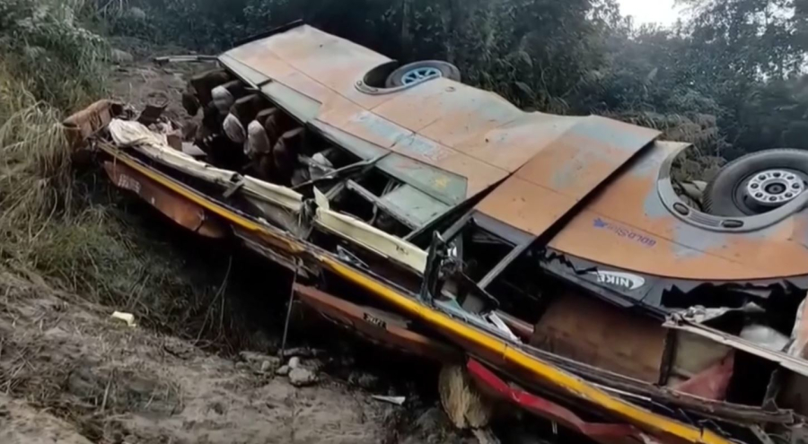 Непалда автобус апатынан 19 адам көз жұмды