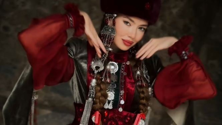 Қазақ киімдері Еуропада сәнге айналды