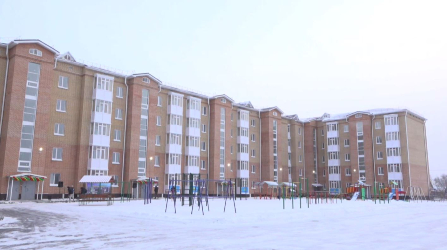 Пострадавшим от паводка жителям Заречного вручили ключи от квартир