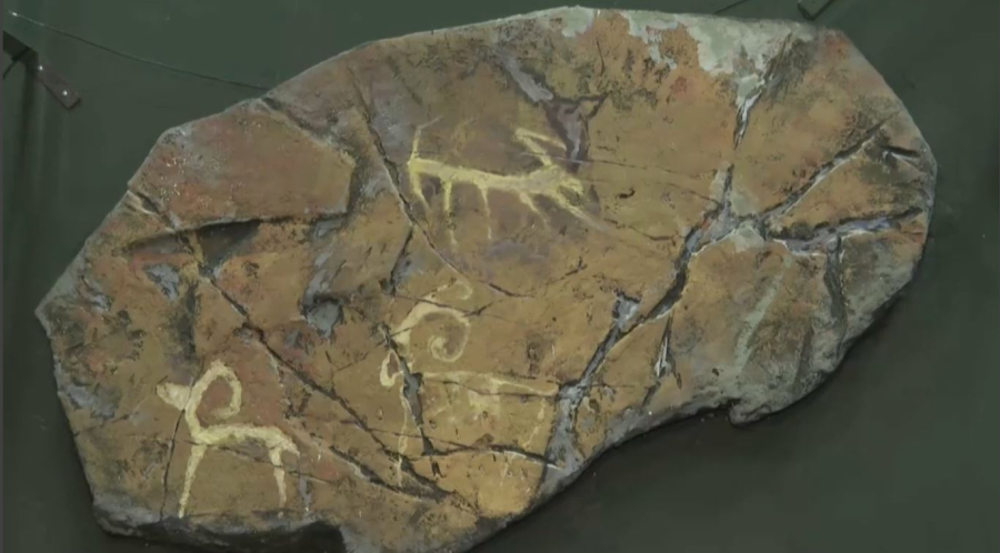 ШҚО-да ғалымдар жартасқа салынған суреттерді цифрлық форматқа көшірді