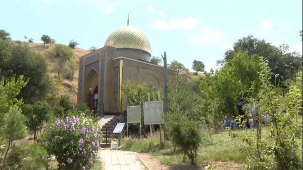 Түркістан облысында киелі жерлер қоқыстан тазартылды