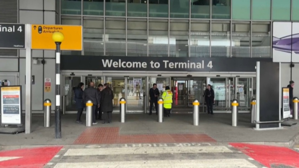 Свыше 1000 рейсов отложены в аэропорту Хитроу из-за пожара